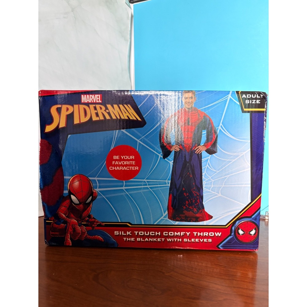 Spiderman Silk Touch Comfy Throw with Sleeves - Adult Size - Picture 4 of 4